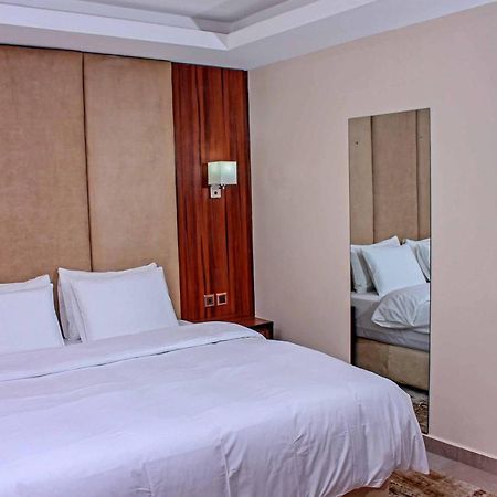 Joshesther Olive Hotel Ikeja Εξωτερικό φωτογραφία