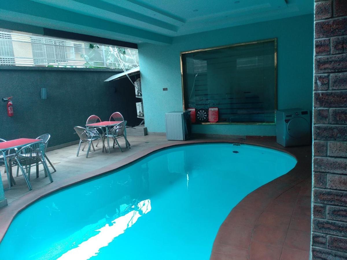 Joshesther Olive Hotel Ikeja Εξωτερικό φωτογραφία