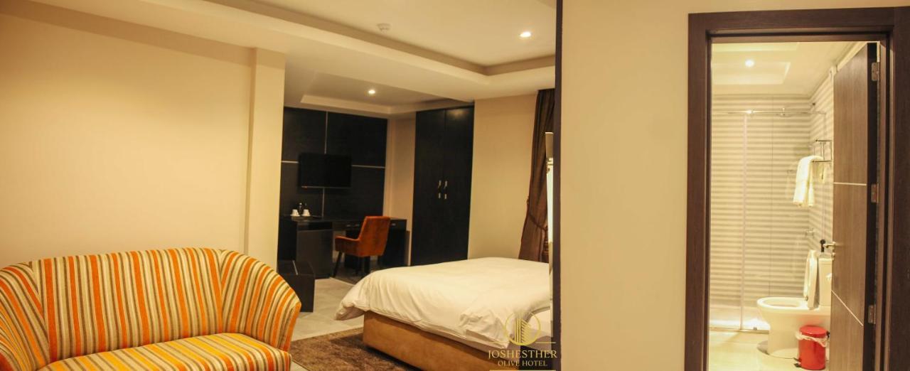 Joshesther Olive Hotel Ikeja Εξωτερικό φωτογραφία