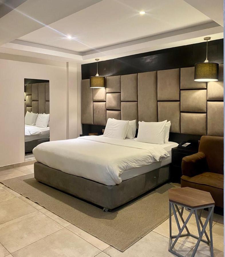 Joshesther Olive Hotel Ikeja Εξωτερικό φωτογραφία