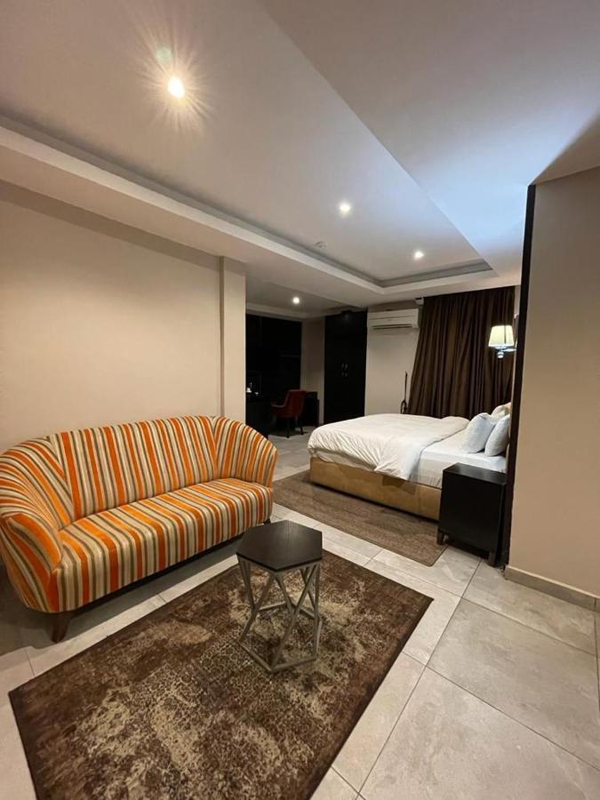 Joshesther Olive Hotel Ikeja Εξωτερικό φωτογραφία