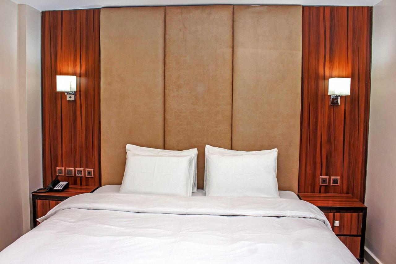 Joshesther Olive Hotel Ikeja Εξωτερικό φωτογραφία
