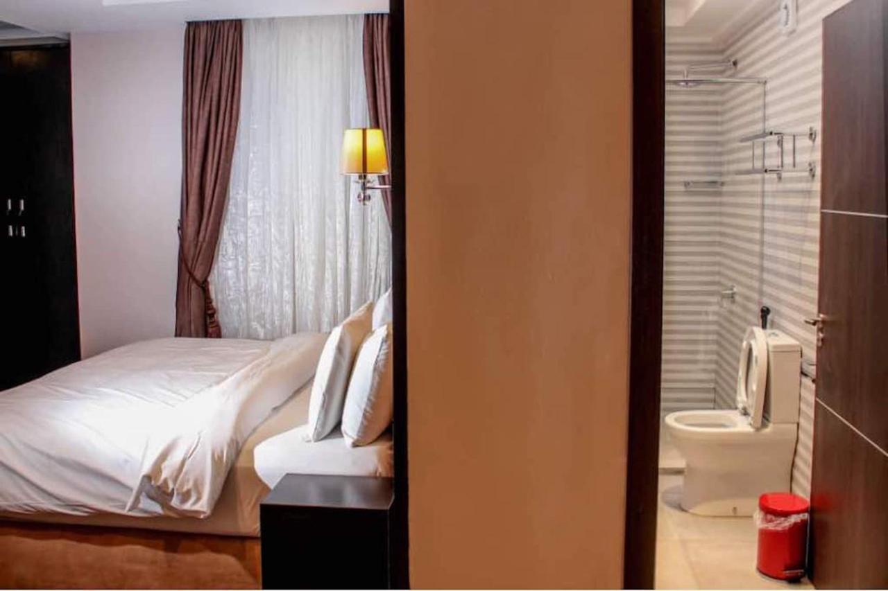Joshesther Olive Hotel Ikeja Εξωτερικό φωτογραφία