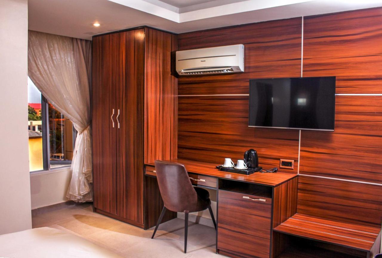 Joshesther Olive Hotel Ikeja Εξωτερικό φωτογραφία